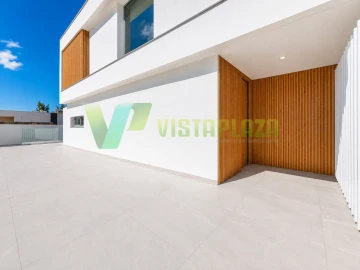 Moradia T3 para Venda em Estômbar e Parchal