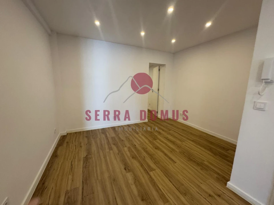 Apartamento T2 para Venda em Queluz e Belas Foto 6