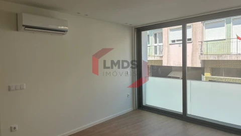 Apartamento T2 para Venda em Cedofeita, Santo Ildefonso, Sé, Miragaia, São Nicolau e Vitória