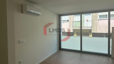 Apartamento T2 para Venda em Cedofeita, Santo Ildefonso, Sé, Miragaia, São Nicolau e Vitória