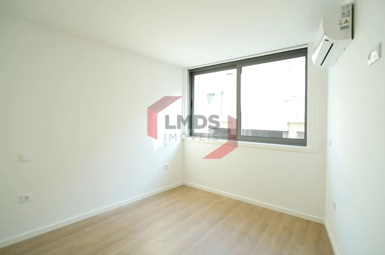 Apartamento T2 para Venda em Cedofeita, Santo Ildefonso, Sé, Miragaia, São Nicolau e Vitória Foto 14