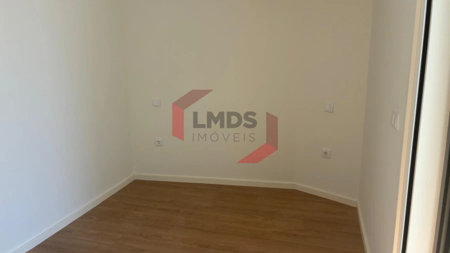 Apartamento T2 para Venda em Cedofeita, Santo Ildefonso, Sé, Miragaia, São Nicolau e Vitória Foto 4