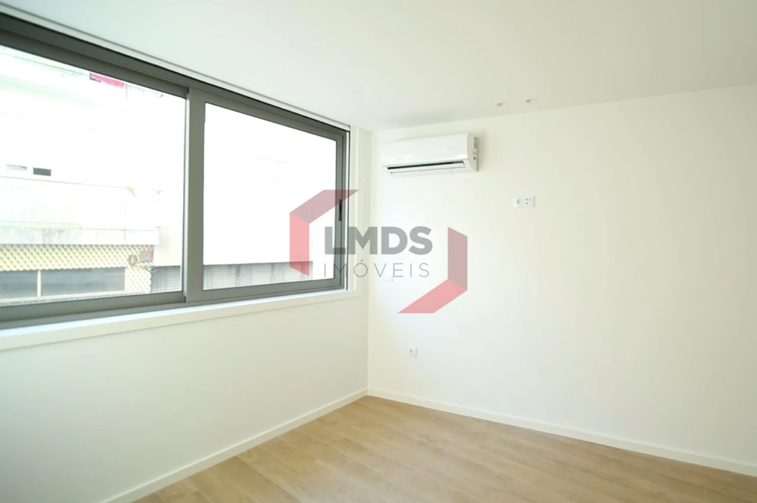 Apartamento T2 para Venda em Cedofeita, Santo Ildefonso, Sé, Miragaia, São Nicolau e Vitória Foto 13