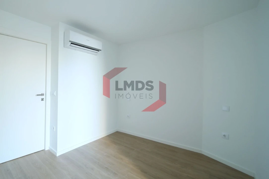 Apartamento T2 para Venda em Cedofeita, Santo Ildefonso, Sé, Miragaia, São Nicolau e Vitória Foto 7