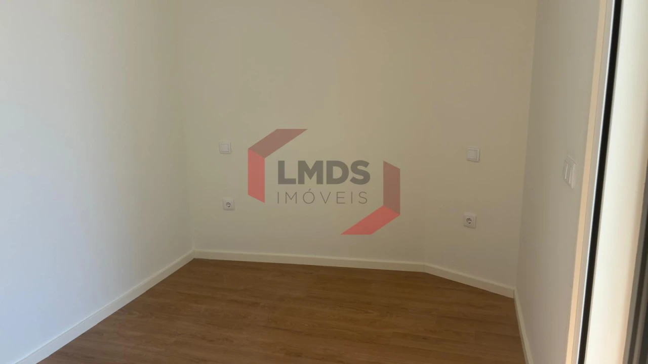 Apartamento T2 para Venda em Cedofeita, Santo Ildefonso, Sé, Miragaia, São Nicolau e Vitória Foto 4