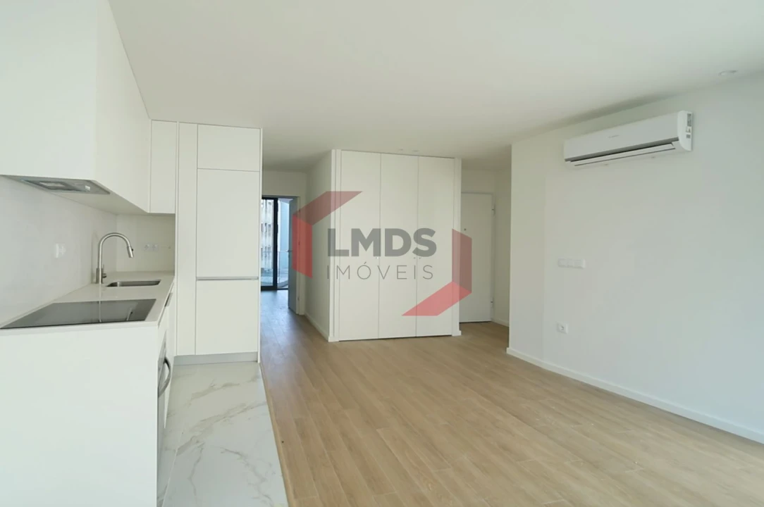 Apartamento T2 para Venda em Cedofeita, Santo Ildefonso, Sé, Miragaia, São Nicolau e Vitória Foto 2