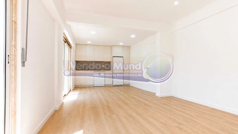 Apartamento T2 para Venda em Odivelas