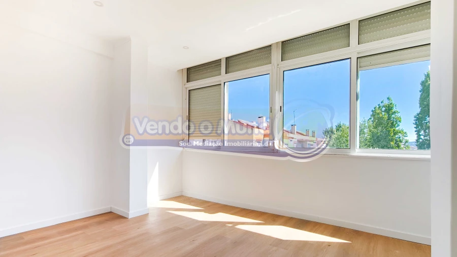Apartamento T2 para Venda em Odivelas Foto 12