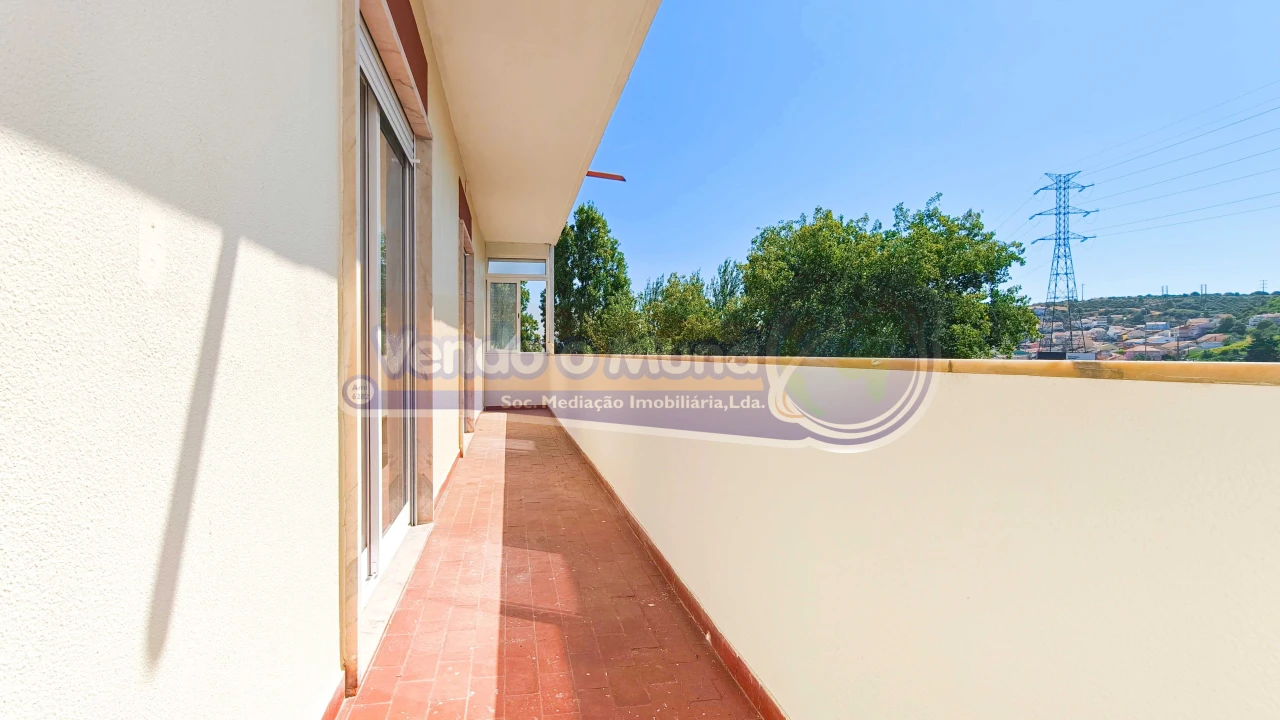 Apartamento T2 para Venda em Odivelas Foto 6