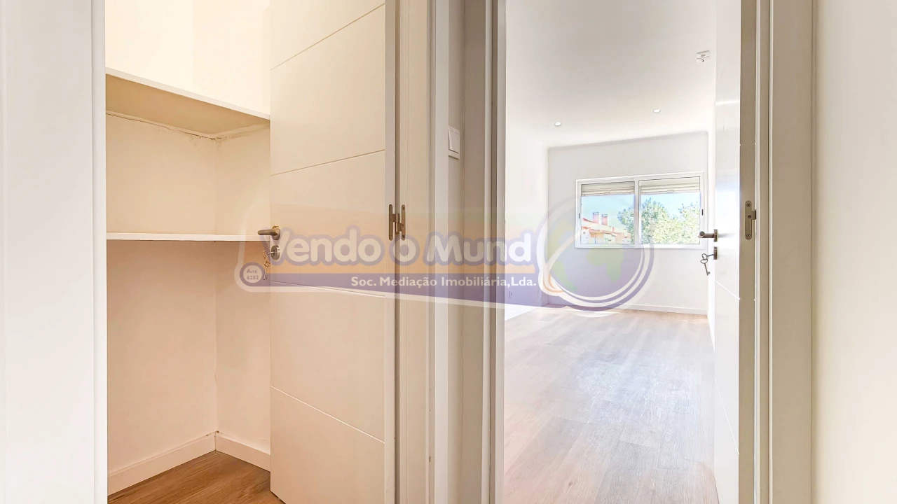 Apartamento T2 para Venda em Odivelas Foto 7