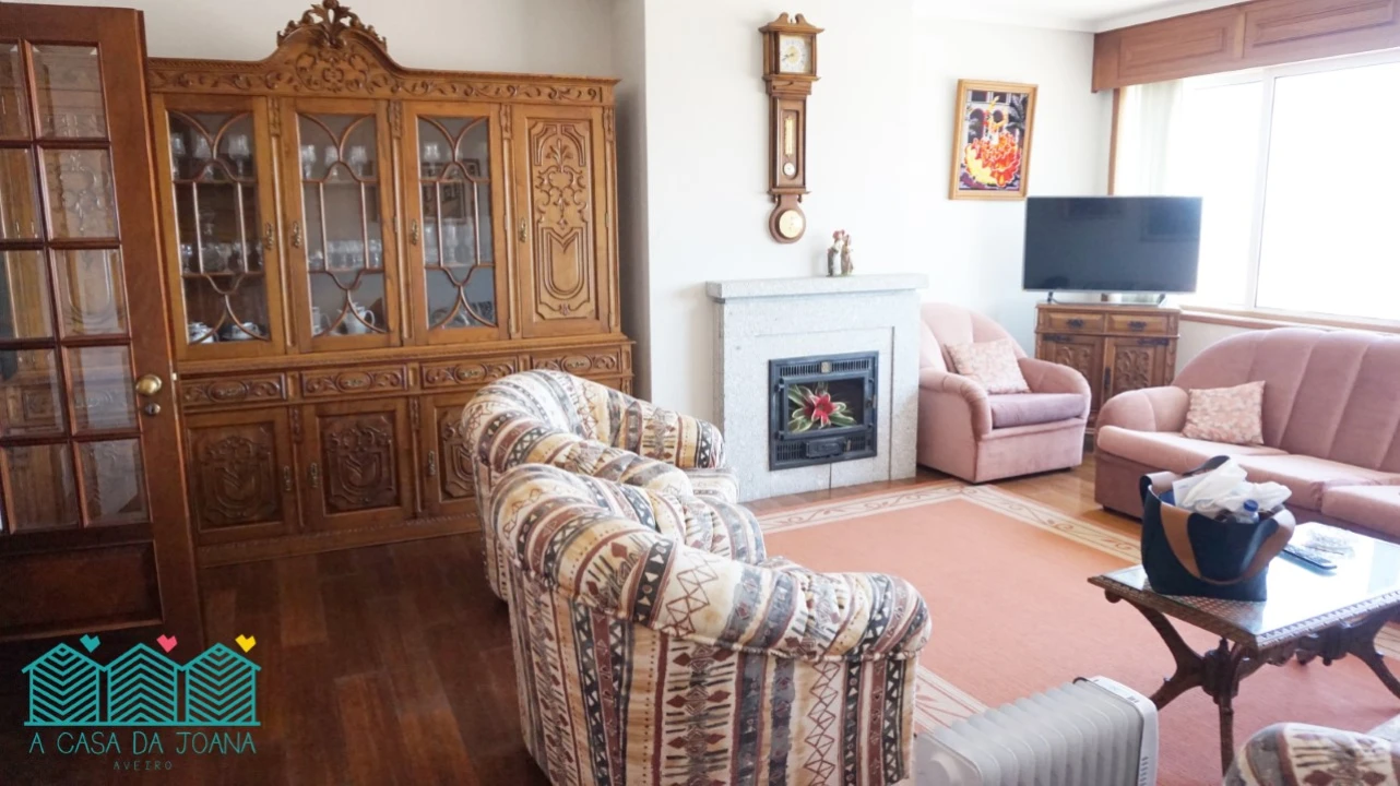 Apartamento T4 para Venda em Glória e Vera Cruz Foto 2