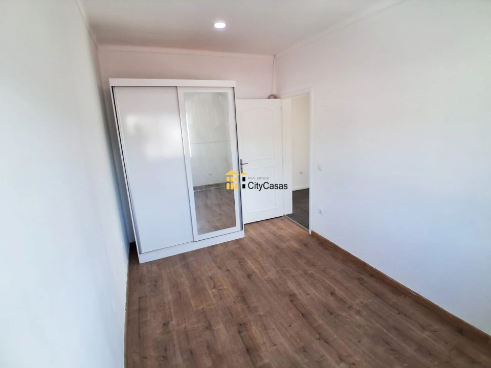 Apartamento T3 para Venda em Fânzeres e São Pedro da Cova Foto 11