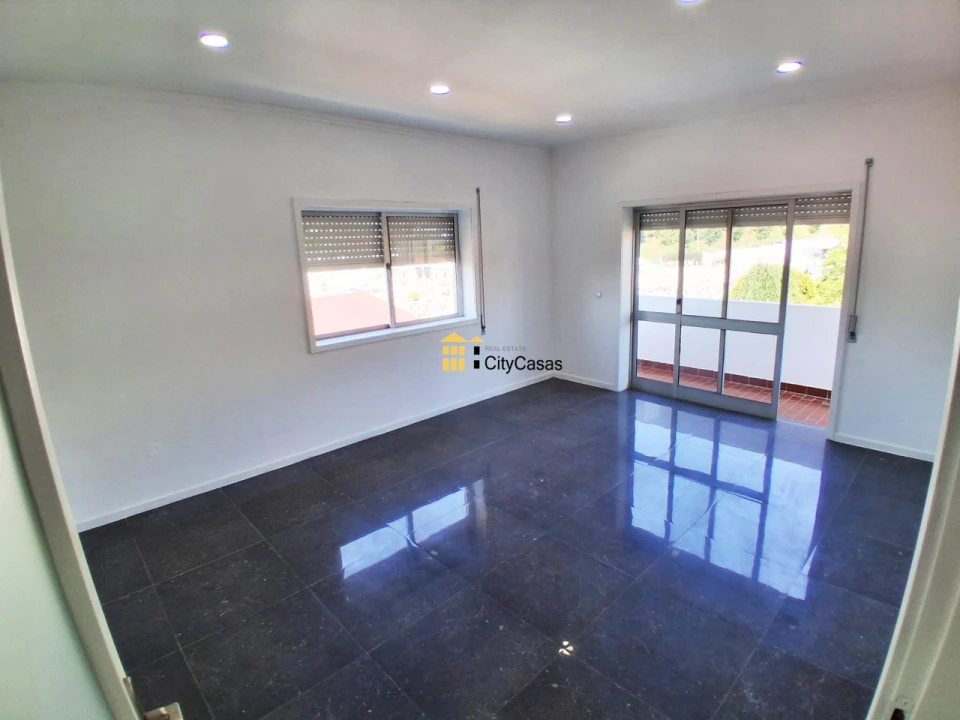 Apartamento T3 para Venda em Fânzeres e São Pedro da Cova Foto 3