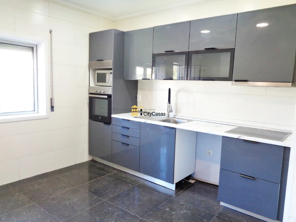 Apartamento T3 para Venda em Fânzeres e São Pedro da Cova Foto 4