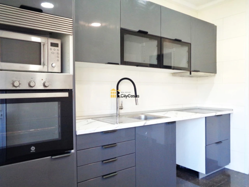 Apartamento T3 para Venda em Fânzeres e São Pedro da Cova Foto 2