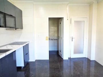 Apartamento T3 para Venda em Fânzeres e São Pedro da Cova