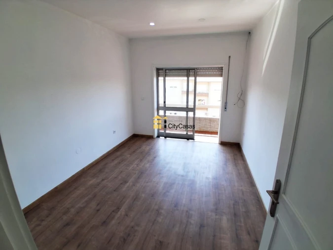 Apartamento T3 para Venda em Fânzeres e São Pedro da Cova Foto 8
