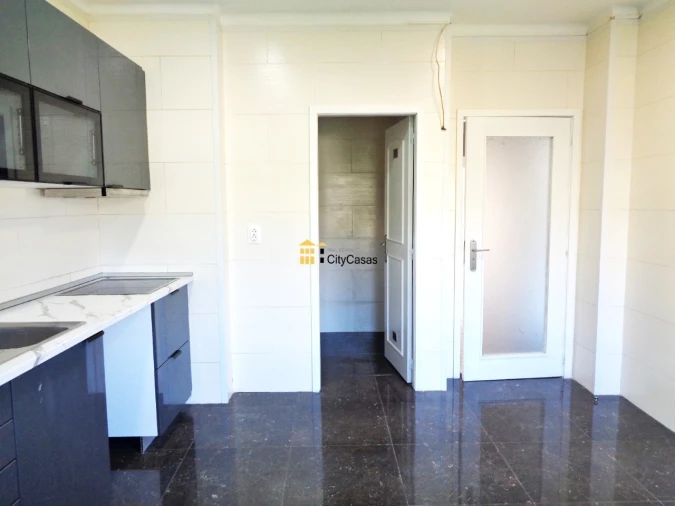 Apartamento T3 para Venda em Fânzeres e São Pedro da Cova Foto 5