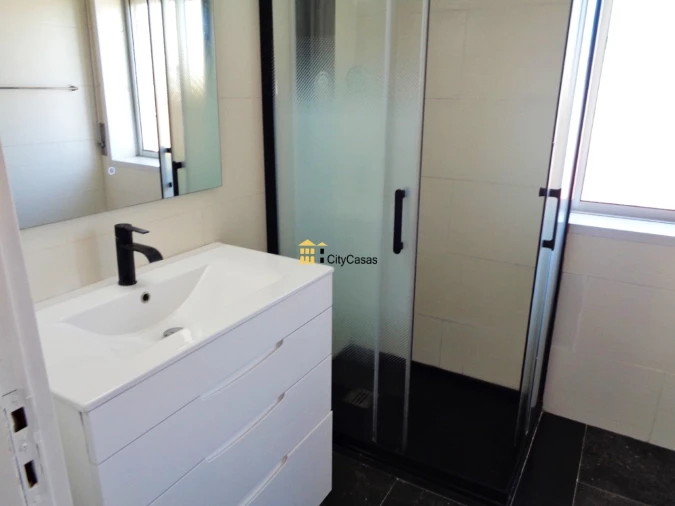 Apartamento T3 para Venda em Fânzeres e São Pedro da Cova Foto 17