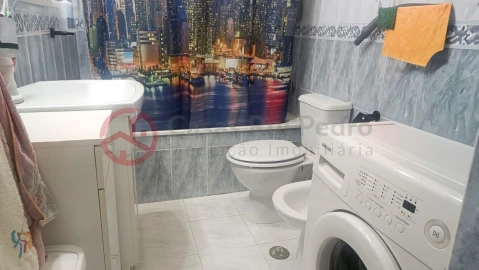 Apartamento T1 para Venda em Corroios