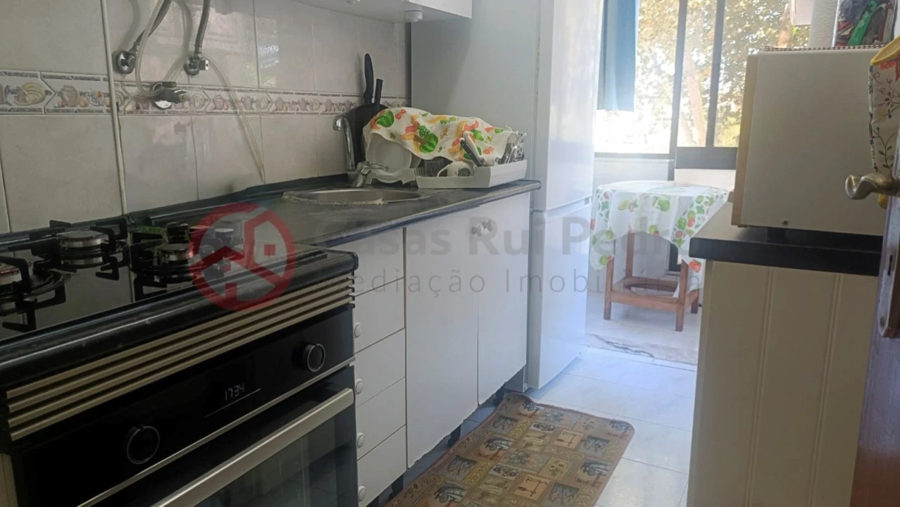 Apartamento T1 para Venda em Corroios Foto 1