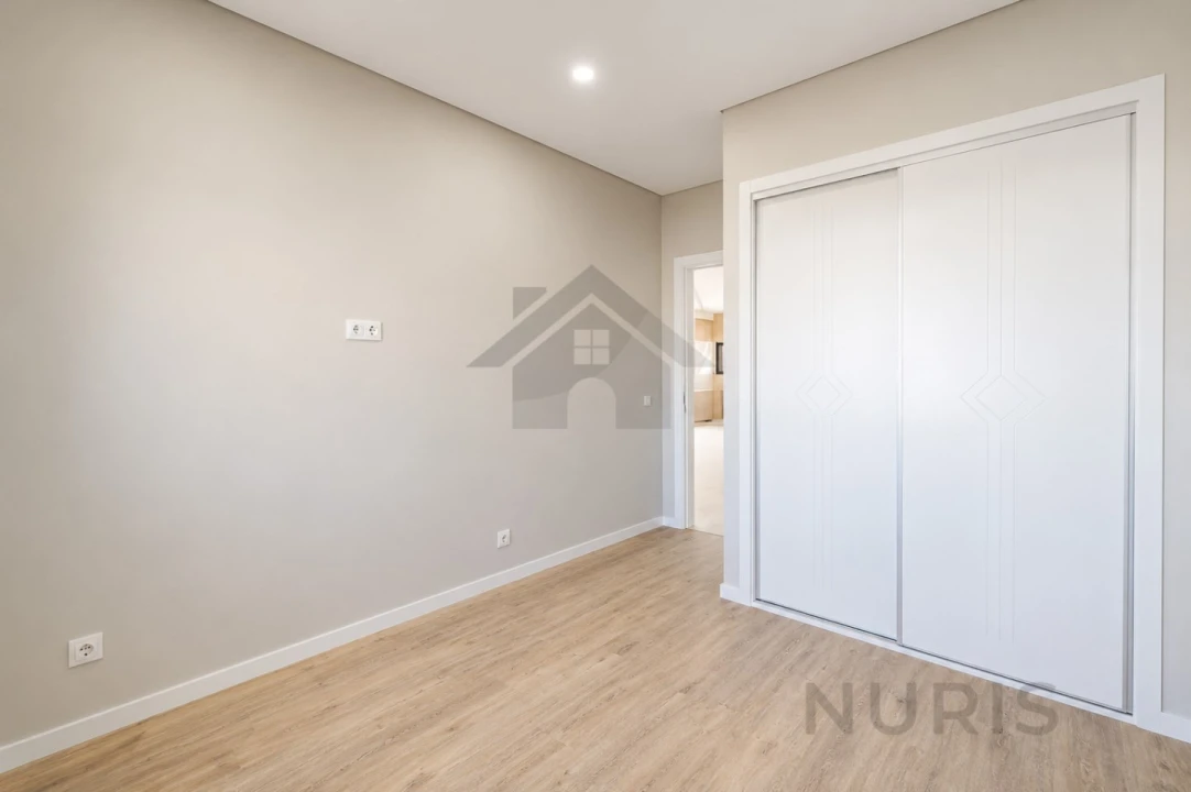Apartamento T3 para Venda em Portimão Foto 11