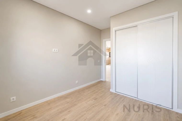 Apartamento T3 para Venda em Portimão Foto 11