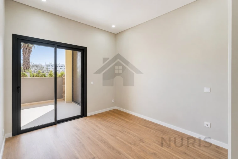Apartamento T3 para Venda em Portimão Foto 15