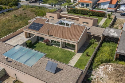 Moradia T4 para Venda em Esmoriz