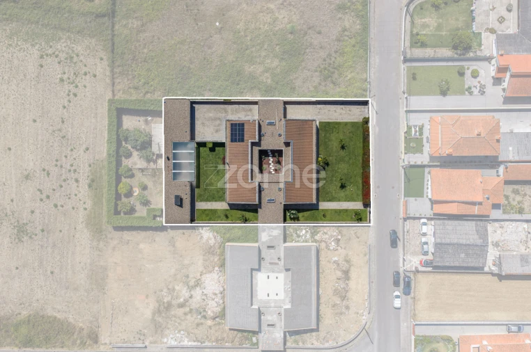 Moradia T4 para Venda em Esmoriz Foto 27