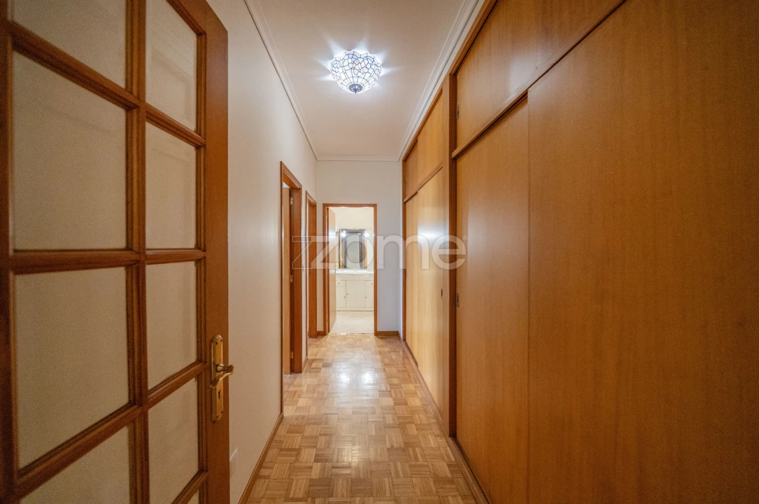 Apartamento T2 para Venda em Braga (Maximinos, Sé e Cividade) Foto 24