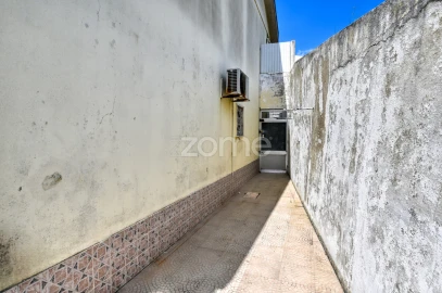 Moradia T5 para Venda em Rio de Mouro
