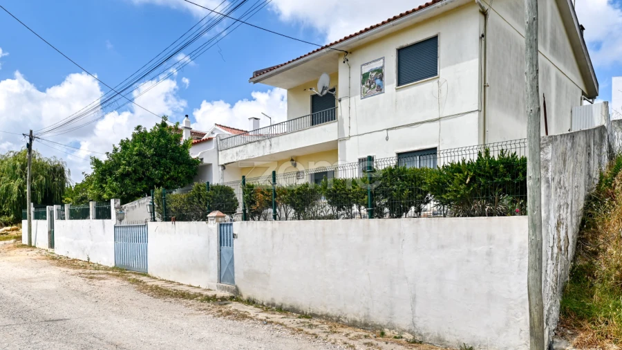 Moradia T5 para Venda em Rio de Mouro