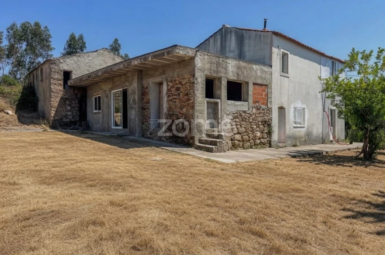 Moradia T5 para Venda em São Miguel, Santa Eufémia e Rabaçal Foto 2