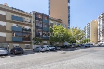 Apartamento T3 para Venda em Laranjeiro e Feijó