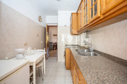 Apartamento T3 para Venda em Laranjeiro e Feijó