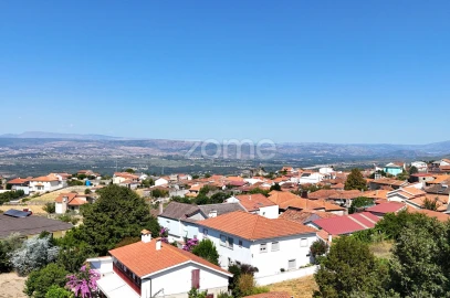 Moradia T4 para Venda em Santo Antonio de Monforte