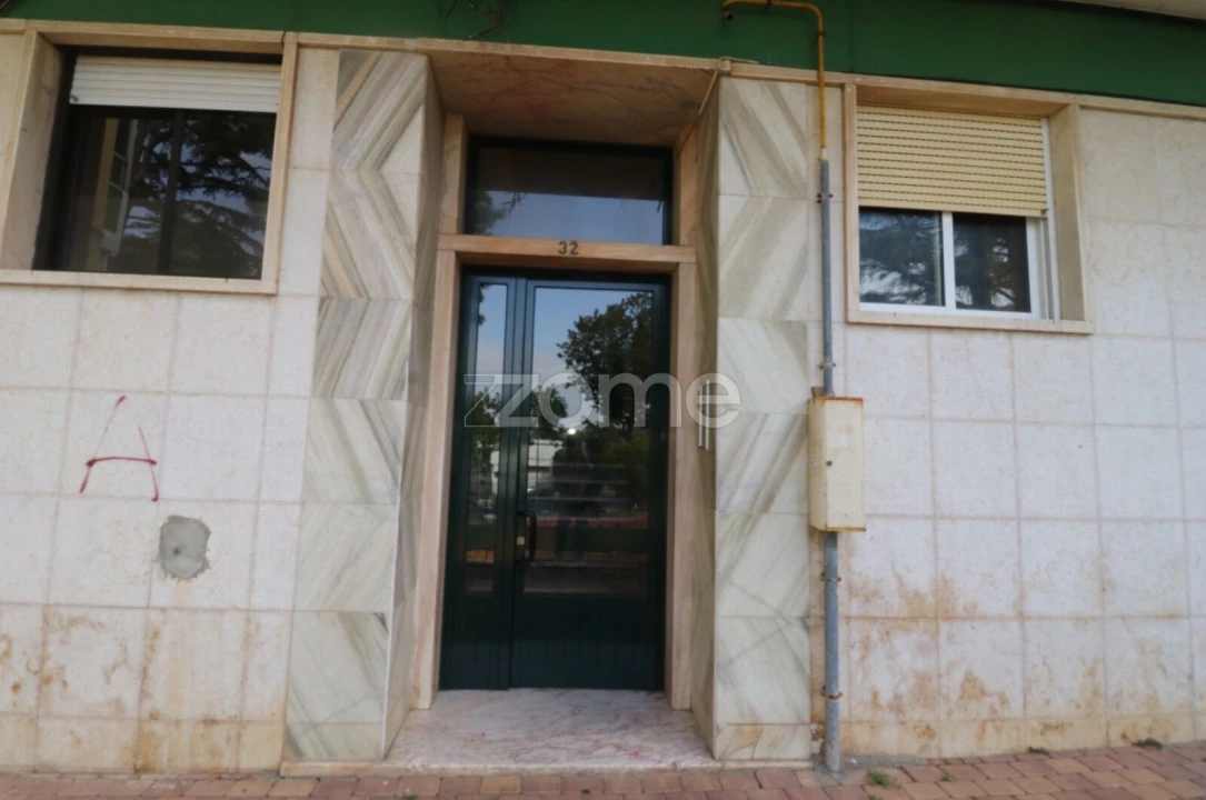Apartamento T2 para Venda em Venteira Foto 3