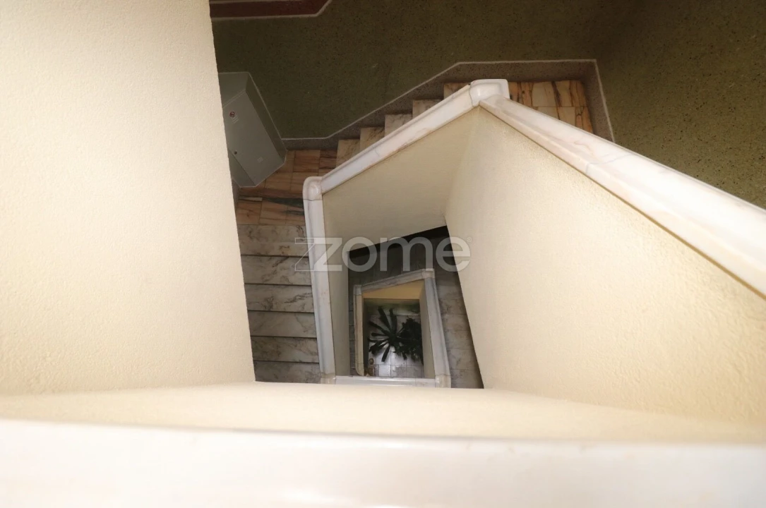 Apartamento T2 para Venda em Venteira Foto 4