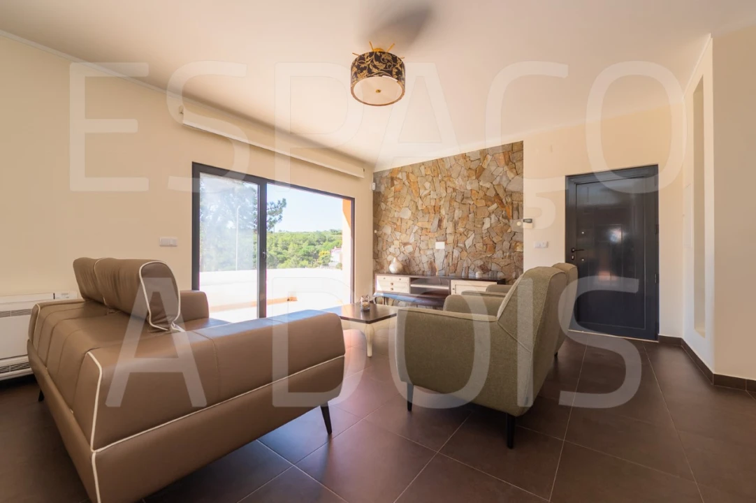Moradia T4 para Venda em Carvoeira Foto 18