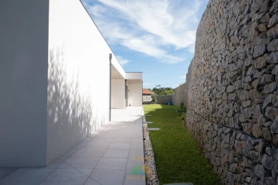 Moradia T4 para Venda em São Pedro de Arcos