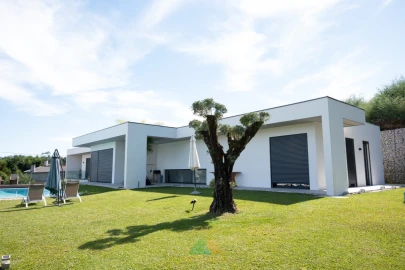 Moradia T4 para Venda em São Pedro de Arcos
