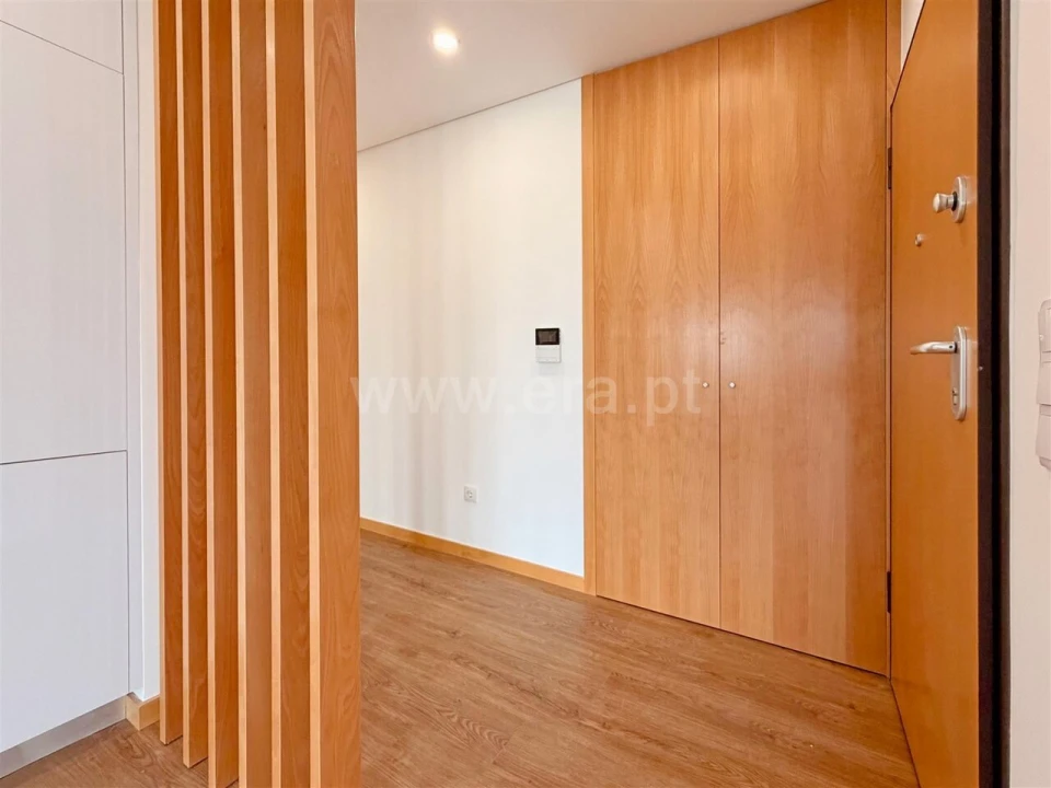 Apartamento T1 para Venda em Oliveira do Douro Foto 8