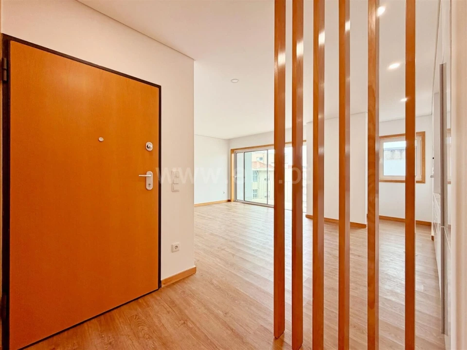Apartamento T1 para Venda em Oliveira do Douro Foto 14