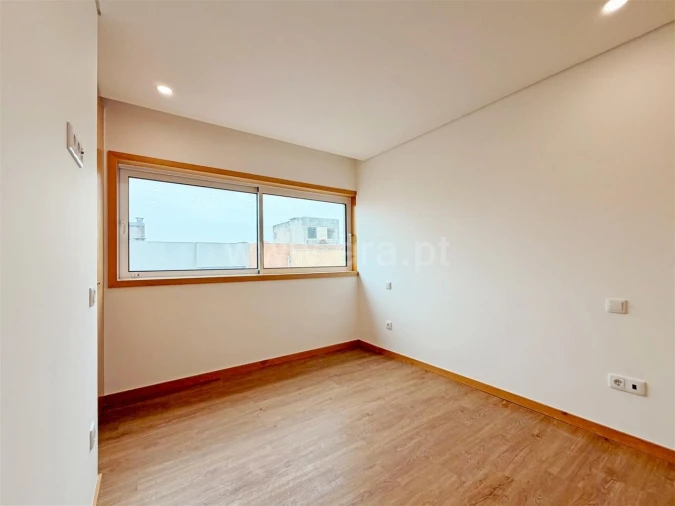 Apartamento T1 para Venda em Oliveira do Douro Foto 9