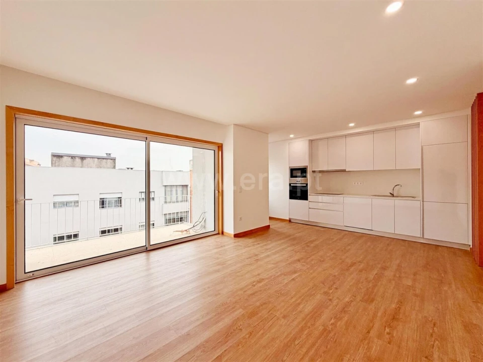Apartamento T1 para Venda em Oliveira do Douro Foto 1