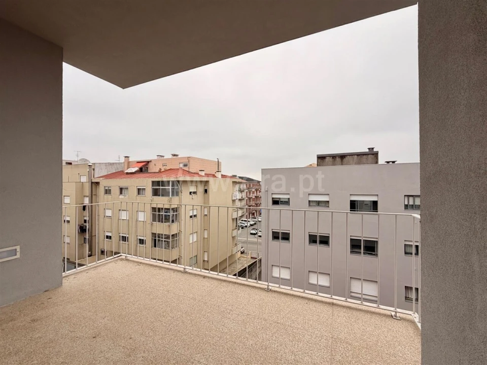Apartamento T1 para Venda em Oliveira do Douro Foto 4