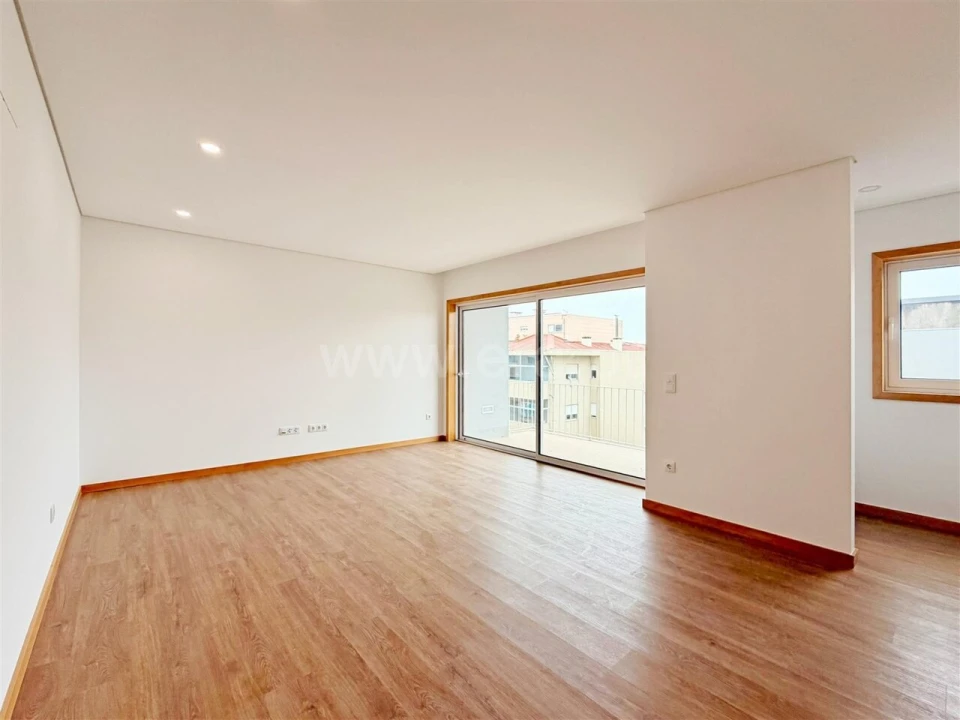 Apartamento T1 para Venda em Oliveira do Douro Foto 6