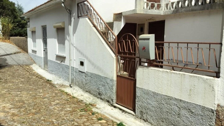 Moradia T2 para Venda em Unhais-O-Velho