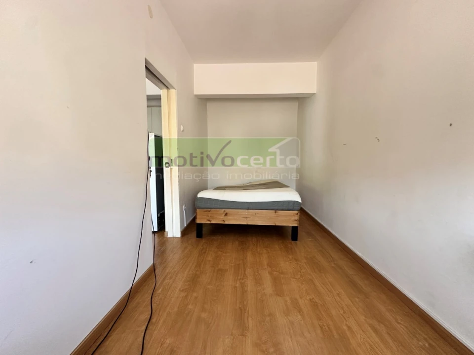 Apartamento T1 para Venda em Águas Livres Foto 6